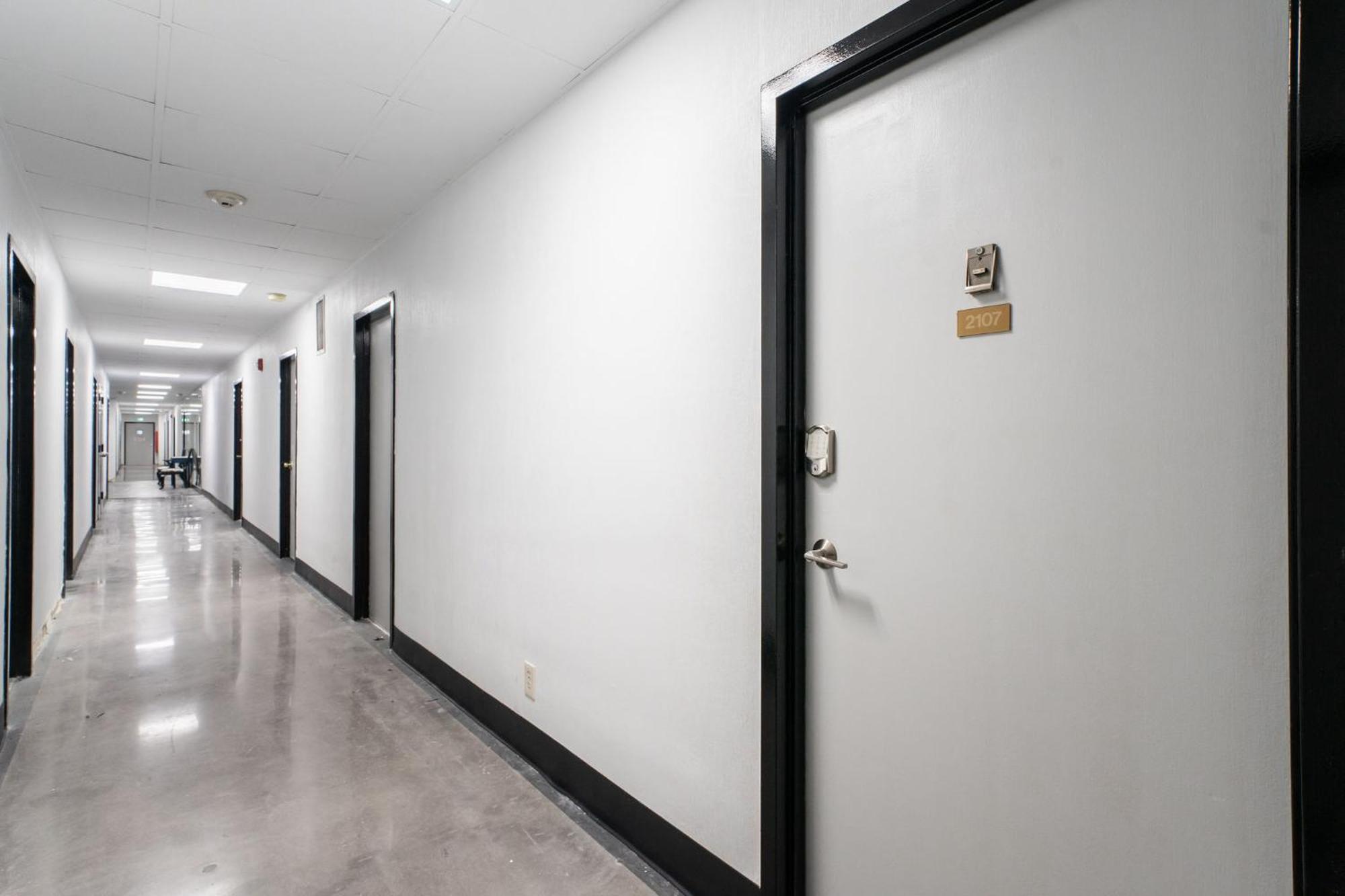 21Floor-Renovated 2Br,1Bath King And Queen Bed And Parking 애틀랜타 외부 사진