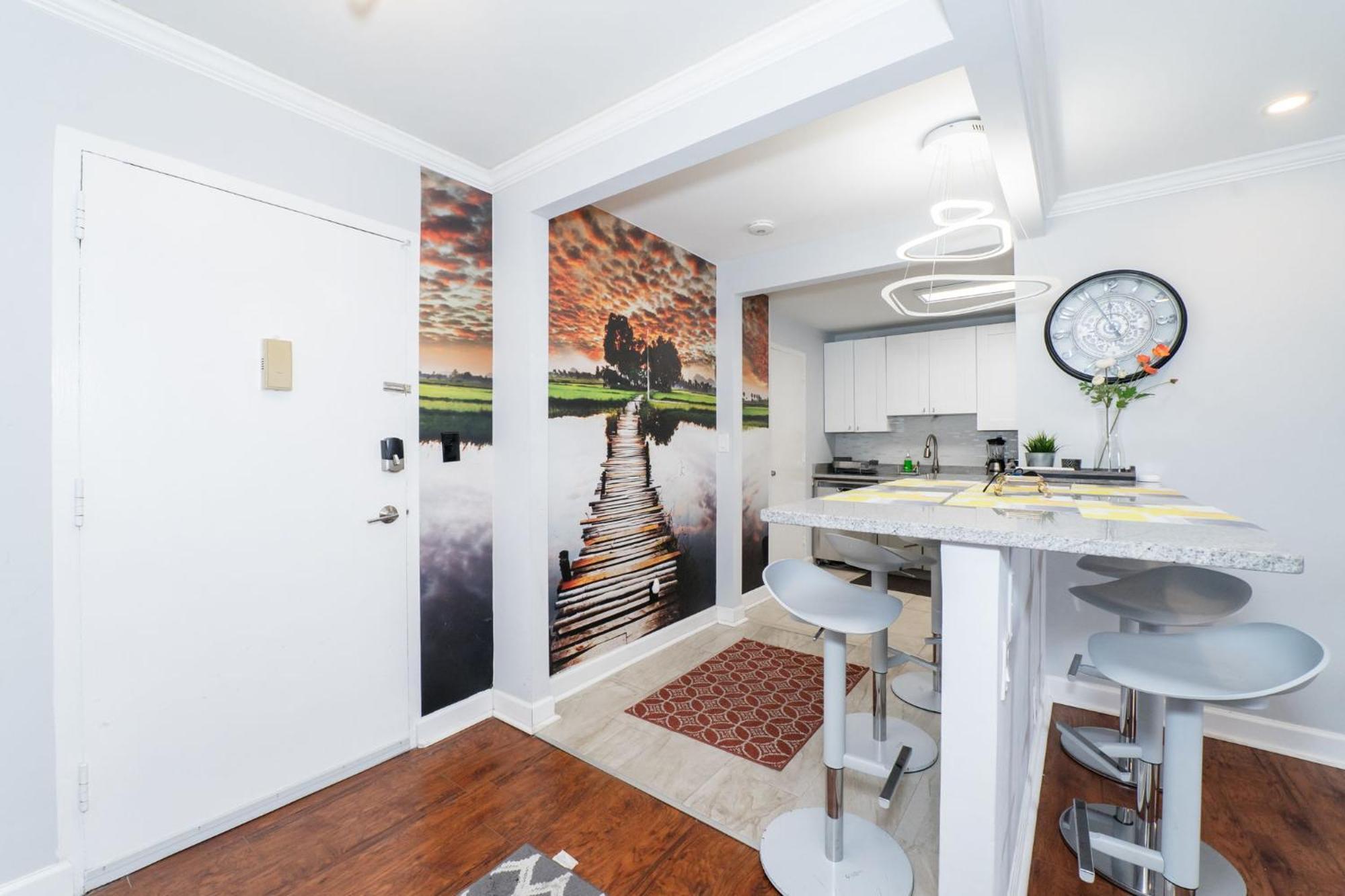 21Floor-Renovated 2Br,1Bath King And Queen Bed And Parking 애틀랜타 외부 사진