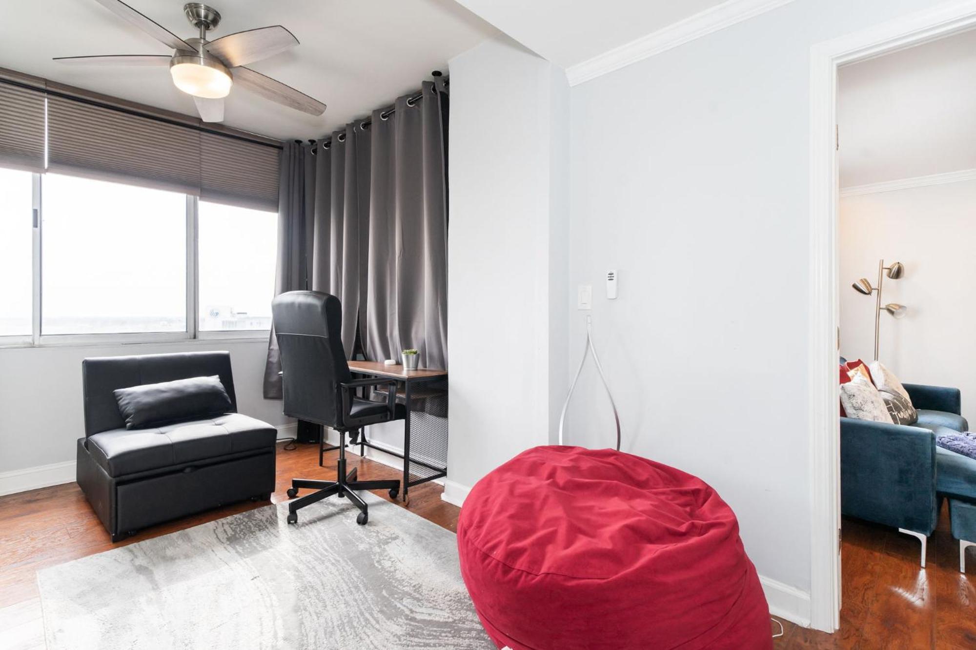 21Floor-Renovated 2Br,1Bath King And Queen Bed And Parking 애틀랜타 외부 사진