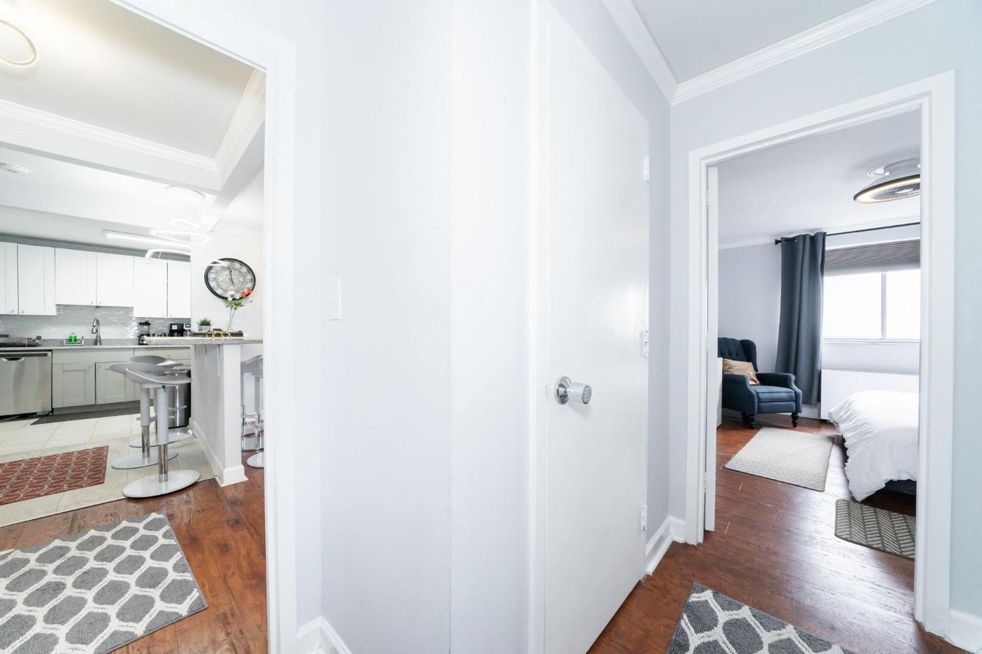 21Floor-Renovated 2Br,1Bath King And Queen Bed And Parking 애틀랜타 외부 사진