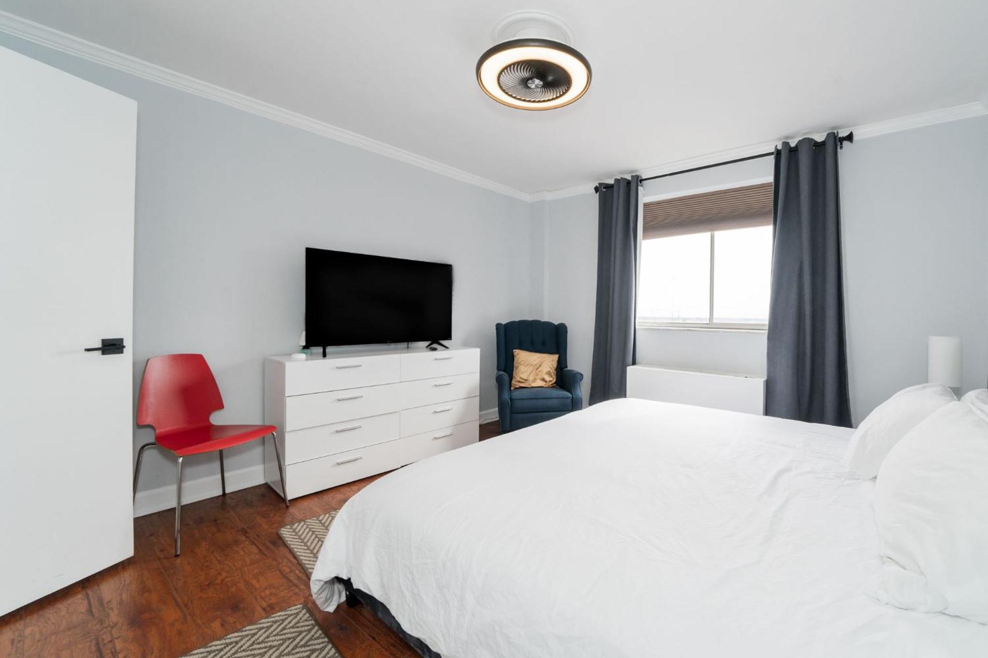 21Floor-Renovated 2Br,1Bath King And Queen Bed And Parking 애틀랜타 외부 사진
