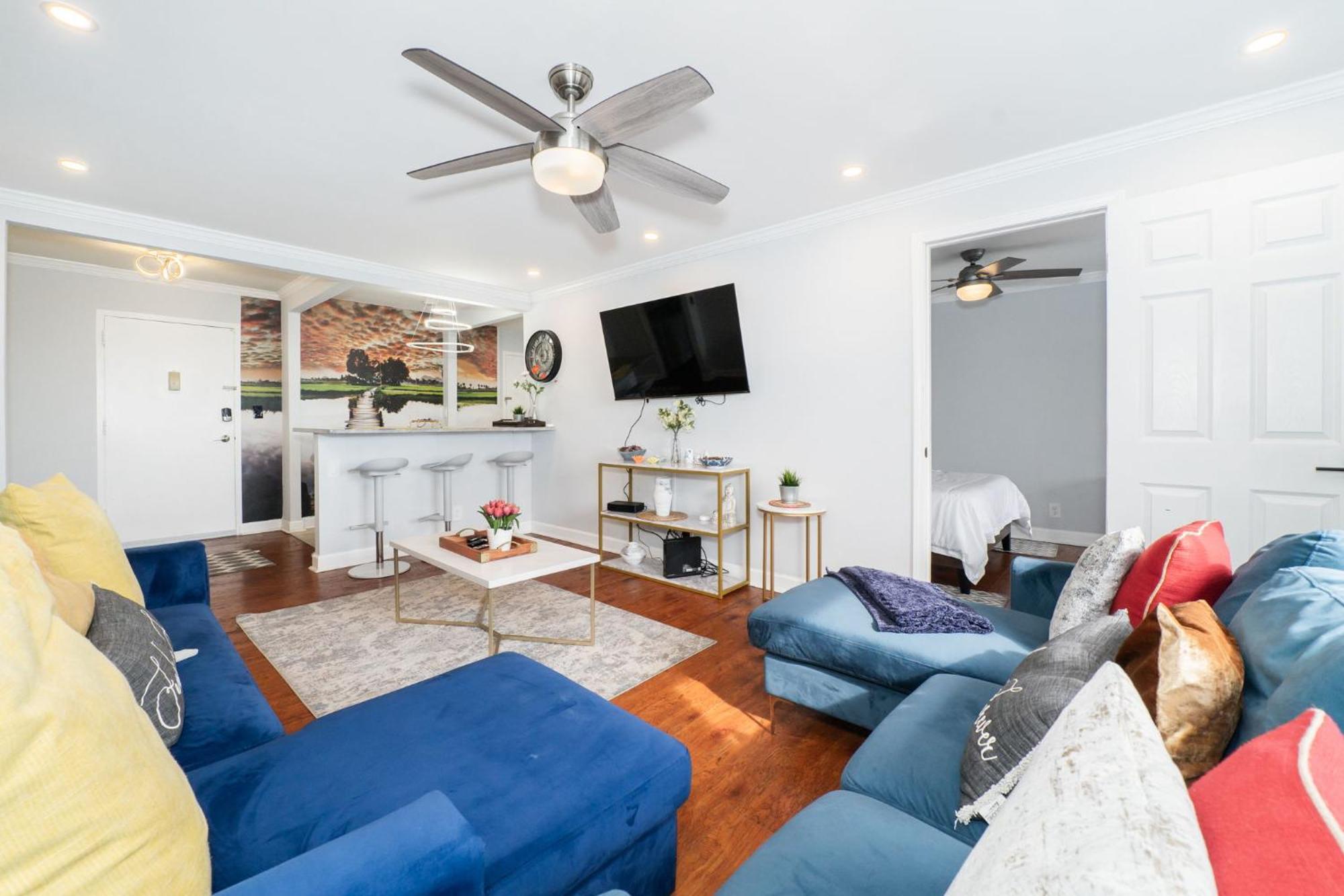 21Floor-Renovated 2Br,1Bath King And Queen Bed And Parking 애틀랜타 외부 사진